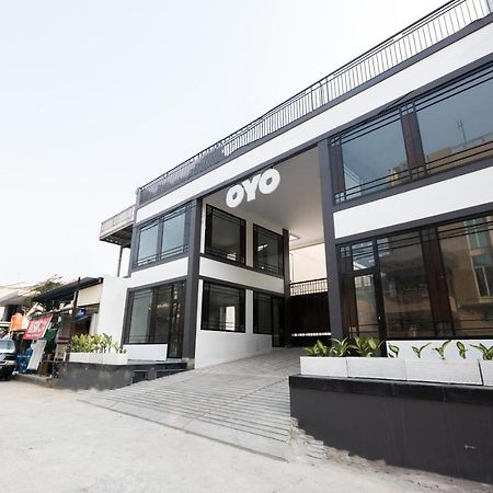 Oyo 1310 Urban Residence Jakarta Exterior foto