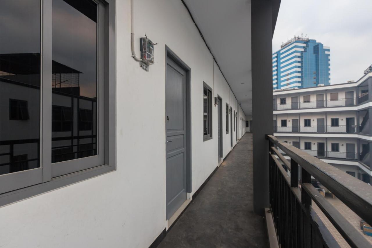 Oyo 1310 Urban Residence Jakarta Exterior foto