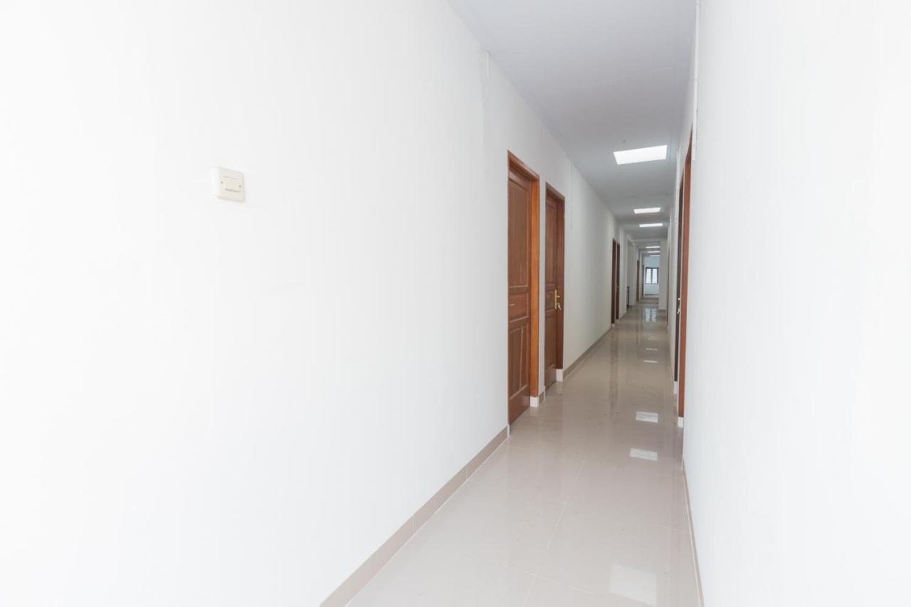 Oyo 1310 Urban Residence Jakarta Exterior foto